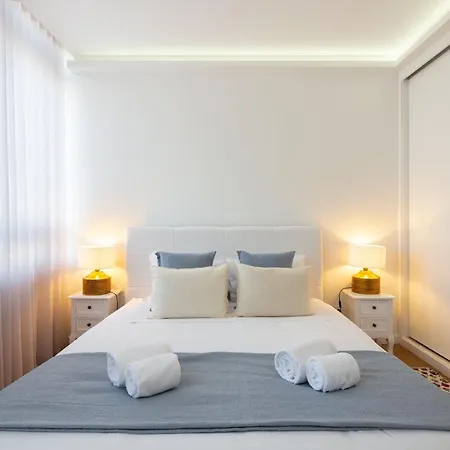 Lovelystay - Penthouse Balcony Porto