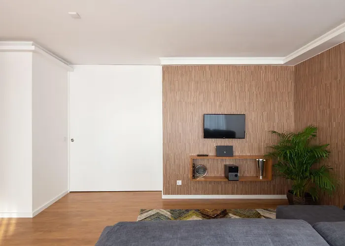 Lovelystay - Penthouse Balcony Oporto